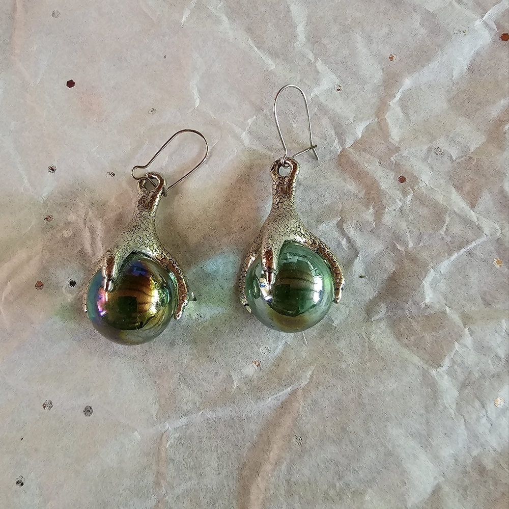 Vintage claw earrings